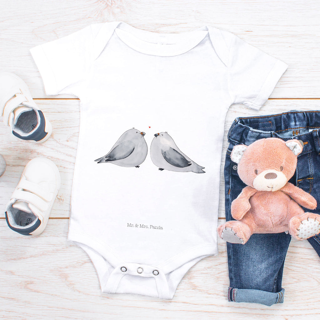 Organic Baby Body Turteltauben Liebe Babykleidung, Babystrampler, Strampler, Wickelbody, Baby Erstausstattung, Junge, Mädchen, Liebe, Partner, Freund, Freundin, Ehemann, Ehefrau, Heiraten, Verlobung, Heiratsantrag, Liebesgeschenk, Jahrestag, Hocheitstag, Turteltauben, Turteltäubchen, Tauben, Verliebt, Verlobt, Verheiratet, Geschenk Freundin, Geschenk Freund, Liebesbeweis, Hochzeitstag, Geschenk Hochzeit