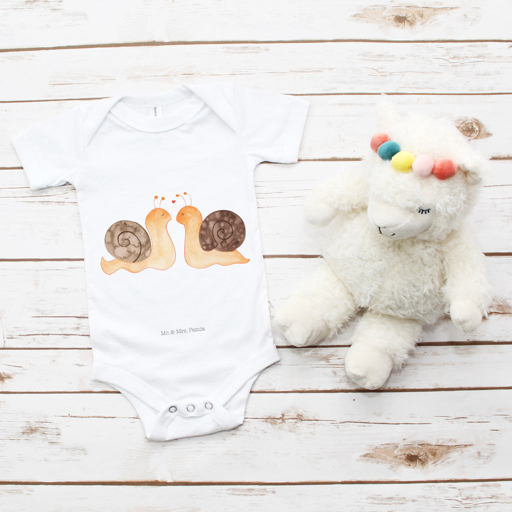 Organic Baby Body Schnecken Liebe Babykleidung, Babystrampler, Strampler, Wickelbody, Baby Erstausstattung, Junge, Mädchen, Liebe, Partner, Freund, Freundin, Ehemann, Ehefrau, Heiraten, Verlobung, Heiratsantrag, Liebesgeschenk, Jahrestag, Hocheitstag