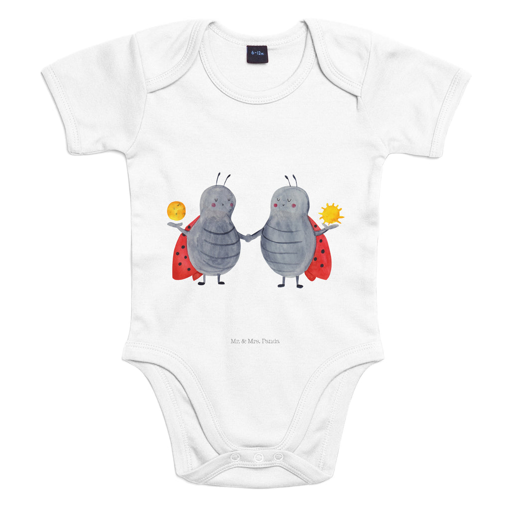 Organic Baby Body Sternzeichen Zwilling Babykleidung, Babystrampler, Strampler, Wickelbody, Baby Erstausstattung, Junge, Mädchen, Tierkreiszeichen, Sternzeichen, Horoskop, Astrologie, Aszendent, Zwillinge, Zwilling Geschenk, Zwilling Sternzeichen, Geburtstag Mai, Geschenk Mai, Geschenk Juni, Marienkäfer, Glückskäfer, Zwillingsbruder, Zwillingsschwester