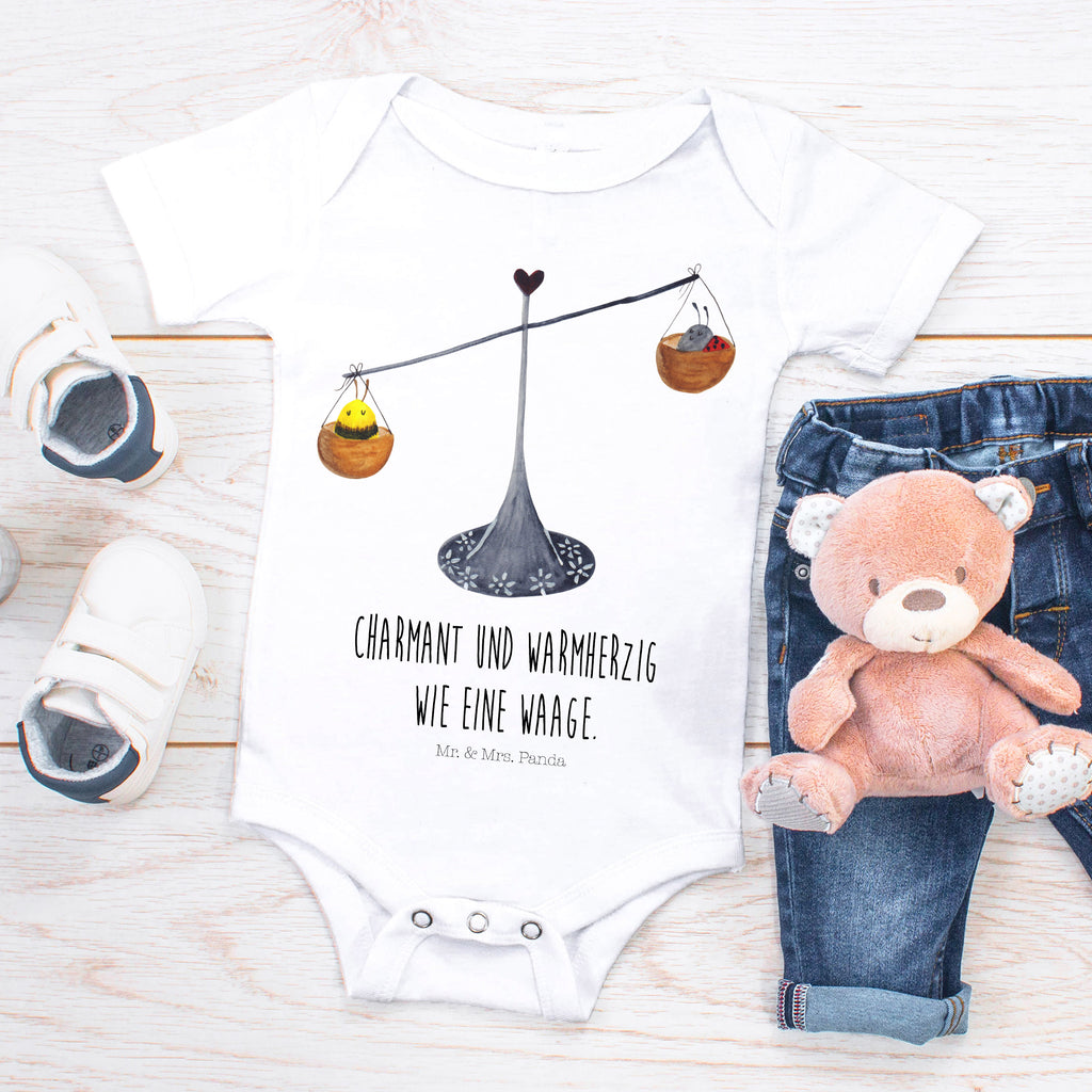 Organic Baby Body Sternzeichen Waage Babykleidung, Babystrampler, Strampler, Wickelbody, Baby Erstausstattung, Junge, Mädchen, Tierkreiszeichen, Sternzeichen, Horoskop, Astrologie, Aszendent, Waage, Waage Geschenk, Waage Sternzeichen, Geschenk Oktober, Geschenk September, Geburtstag Oktober, Geburtstag September, Gleichgewicht, Marienkäfer, Hummel, Biene