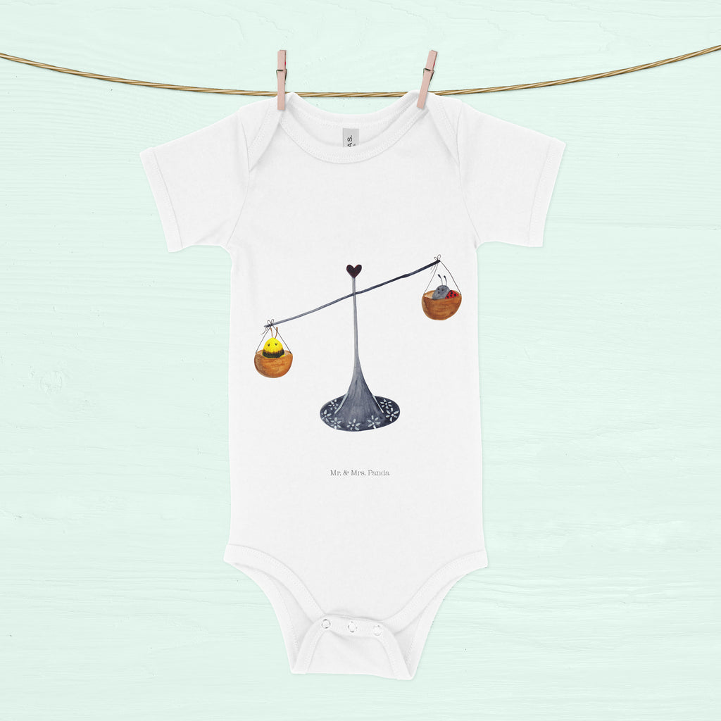 Organic Baby Body Sternzeichen Waage Babykleidung, Babystrampler, Strampler, Wickelbody, Baby Erstausstattung, Junge, Mädchen, Tierkreiszeichen, Sternzeichen, Horoskop, Astrologie, Aszendent, Waage, Waage Geschenk, Waage Sternzeichen, Geschenk Oktober, Geschenk September, Geburtstag Oktober, Geburtstag September, Gleichgewicht, Marienkäfer, Hummel, Biene