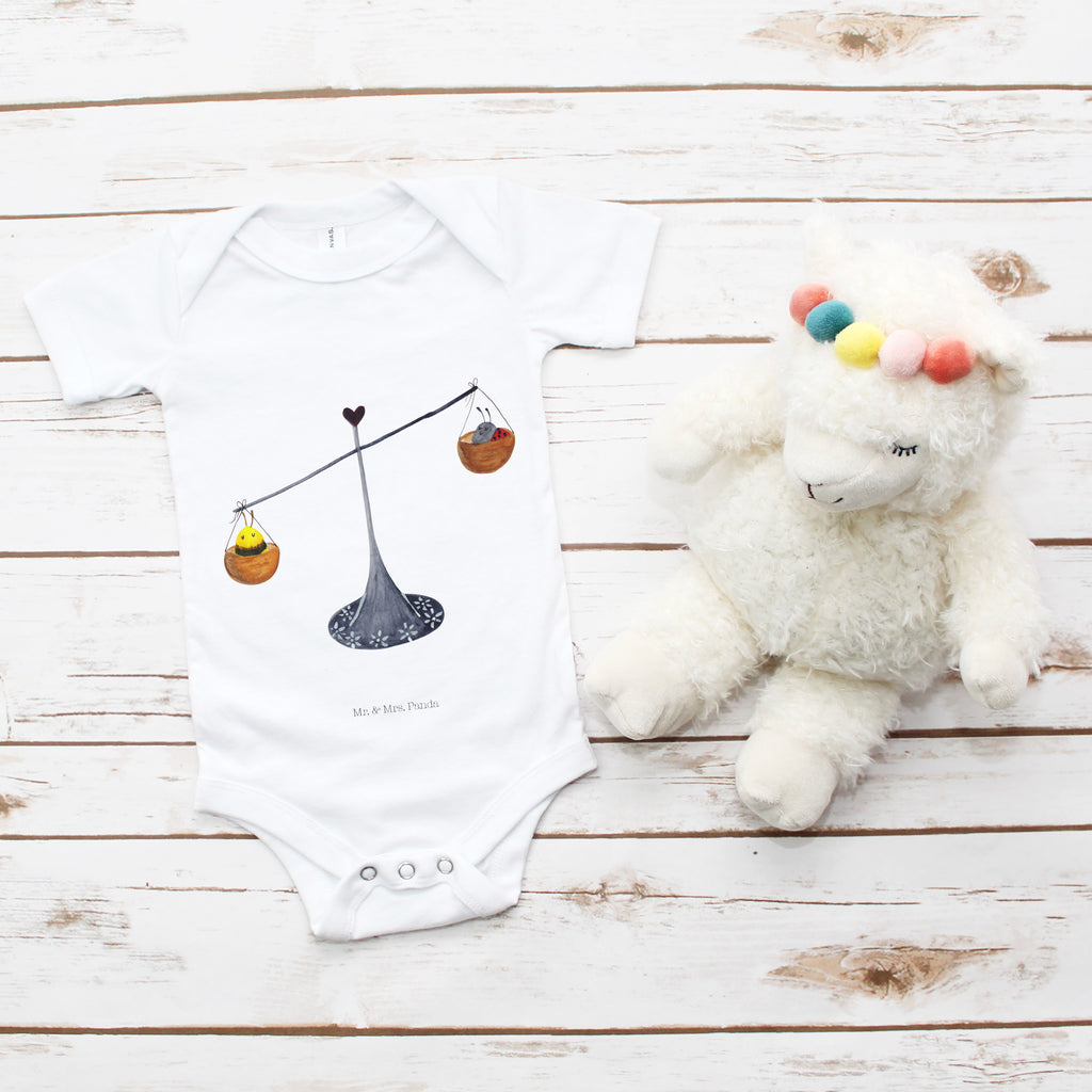 Organic Baby Body Sternzeichen Waage Babykleidung, Babystrampler, Strampler, Wickelbody, Baby Erstausstattung, Junge, Mädchen, Tierkreiszeichen, Sternzeichen, Horoskop, Astrologie, Aszendent, Waage, Waage Geschenk, Waage Sternzeichen, Geschenk Oktober, Geschenk September, Geburtstag Oktober, Geburtstag September, Gleichgewicht, Marienkäfer, Hummel, Biene