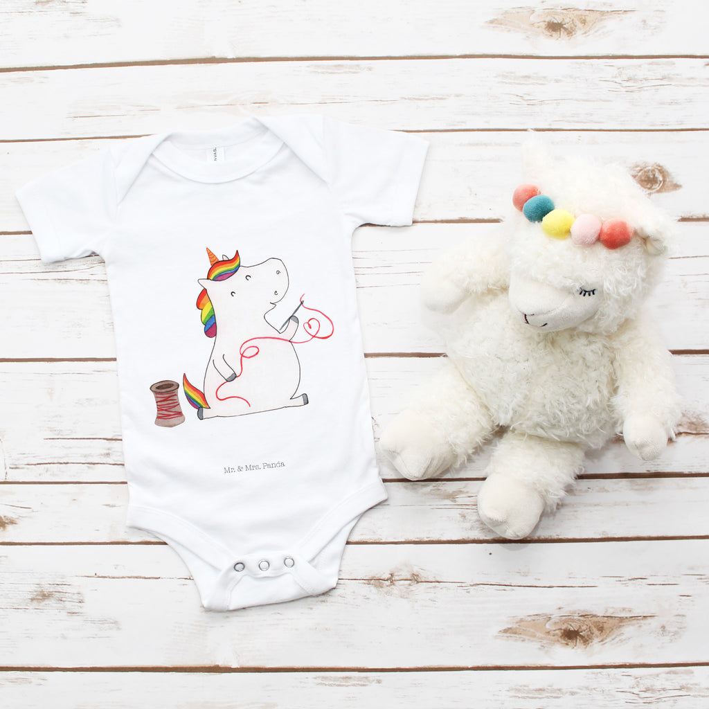 Organic Baby Body Einhorn Näherin Babykleidung, Babystrampler, Strampler, Wickelbody, Baby Erstausstattung, Junge, Mädchen, Einhorn, Einhörner, Einhorn Deko, Pegasus, Unicorn, Näherin, nähen, Freundin, Häkeln, Stricken, basteln, Nähzimmer