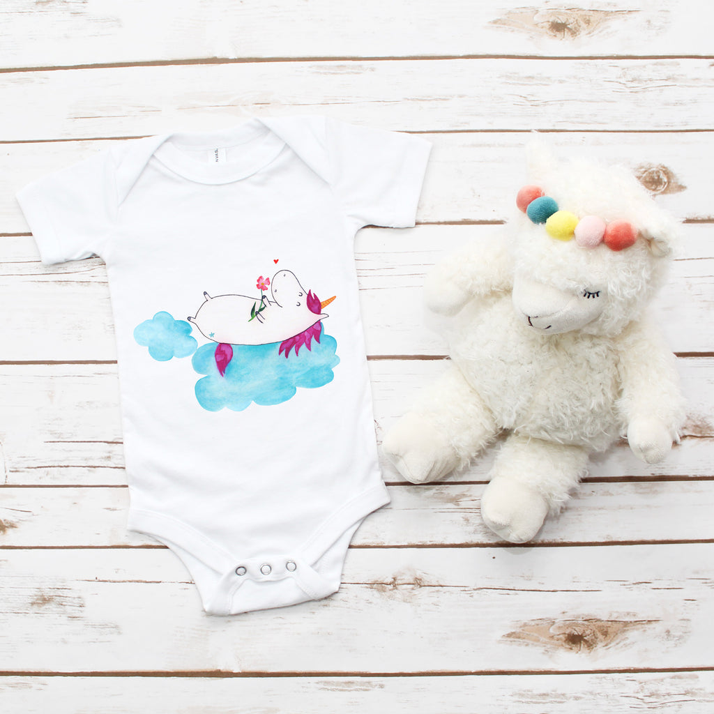 Organic Baby Body Einhorn verliebt auf Wolke Babykleidung, Babystrampler, Strampler, Wickelbody, Baby Erstausstattung, Junge, Mädchen, Einhorn, Einhörner, Einhorn Deko, Pegasus, Unicorn, verliebt, Liebe, Liebesbeweis, Freundin, Wolke