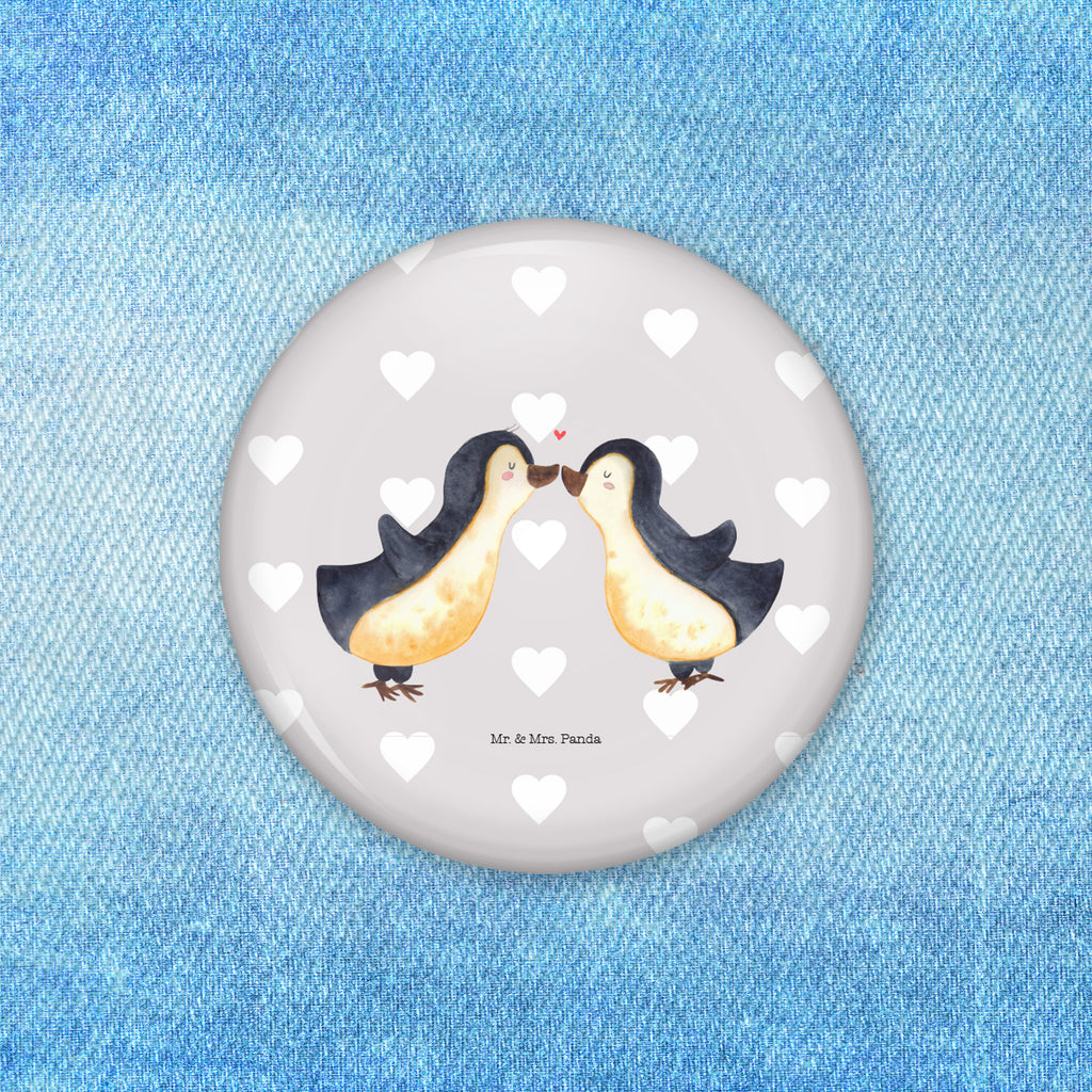 50mm Button Pinguin Liebe 50mm Button, Button, Pin, Anstecknadel, Liebe, Partner, Freund, Freundin, Ehemann, Ehefrau, Heiraten, Verlobung, Heiratsantrag, Liebesgeschenk, Jahrestag, Hocheitstag, Pinguin, Pinguine, Pinguin Paar, Pinguinpaar, Pinguin Liebe, Paar, Pärchen. Liebespaar, Liebesbeweis, Liebesspruch, Hochzeitstag, Geschenk Freund, Geschenk Freundin, Verlobte, Verlobter, Love, Geschenk Hochzeitstag, Geschenkidee, Hochzeit, Gastgeschenk
