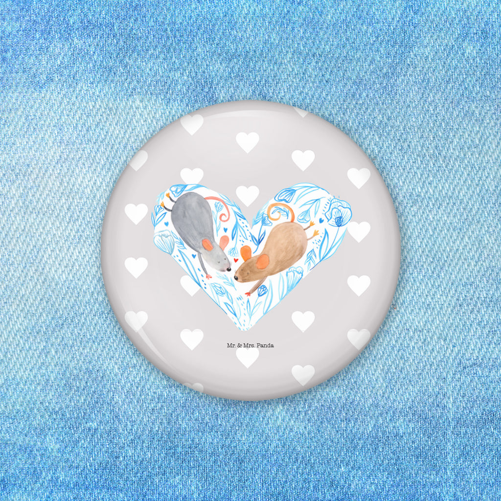50mm Button Mäuse Herz 50mm Button, Button, Pin, Anstecknadel, Liebe, Partner, Freund, Freundin, Ehemann, Ehefrau, Heiraten, Verlobung, Heiratsantrag, Liebesgeschenk, Jahrestag, Hocheitstag, Maus, Mäuse, Liebesbotschaft, Liebesbeweis, Hochzeit, Lieblingsmensch, Gemeinsamkeit, Love, Geschenk für zwei