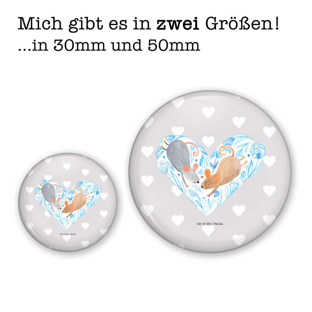 50mm Button Mäuse Herz 50mm Button, Button, Pin, Anstecknadel, Liebe, Partner, Freund, Freundin, Ehemann, Ehefrau, Heiraten, Verlobung, Heiratsantrag, Liebesgeschenk, Jahrestag, Hocheitstag, Maus, Mäuse, Liebesbotschaft, Liebesbeweis, Hochzeit, Lieblingsmensch, Gemeinsamkeit, Love, Geschenk für zwei