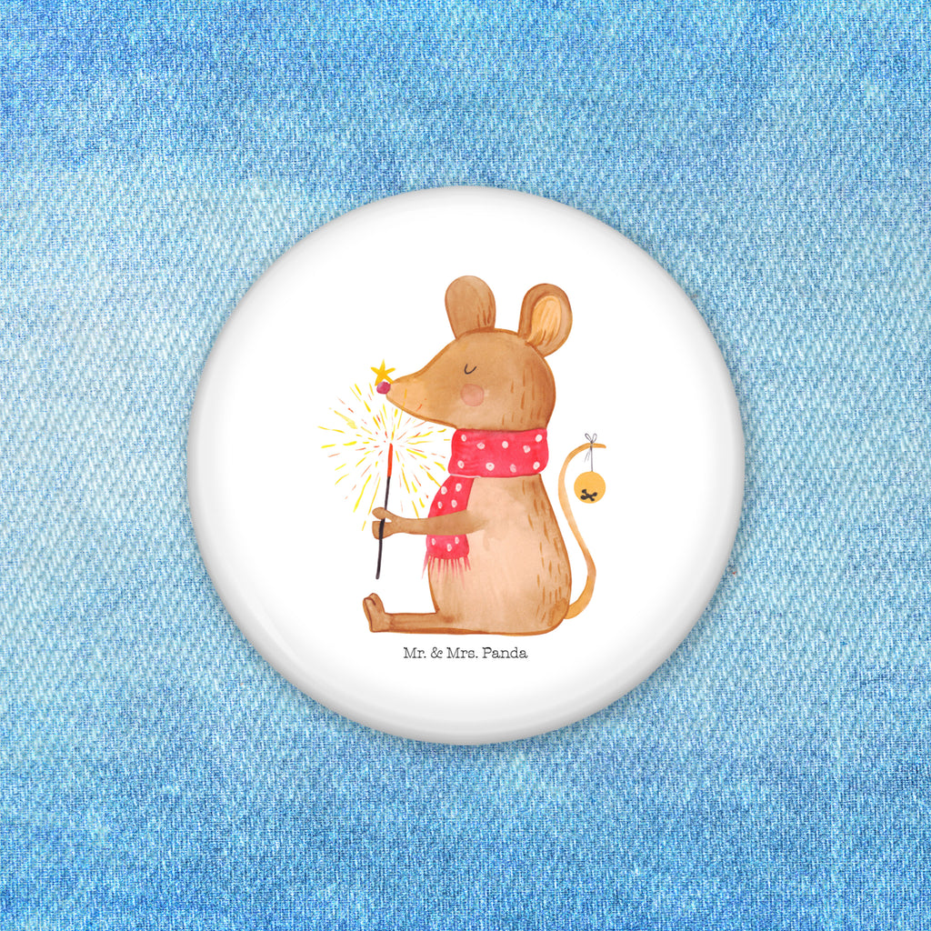 50mm Button Weihnachtsmaus 50mm Button, Button, Pin, Anstecknadel, Winter, Weihnachten, Weihnachtsdeko, Nikolaus, Advent, Heiligabend, Wintermotiv, Frohe Weihnachten, Weihnachtsgruß, Weihnachtsmotiv, Maus, Mäuschen, Weihnachtswunder