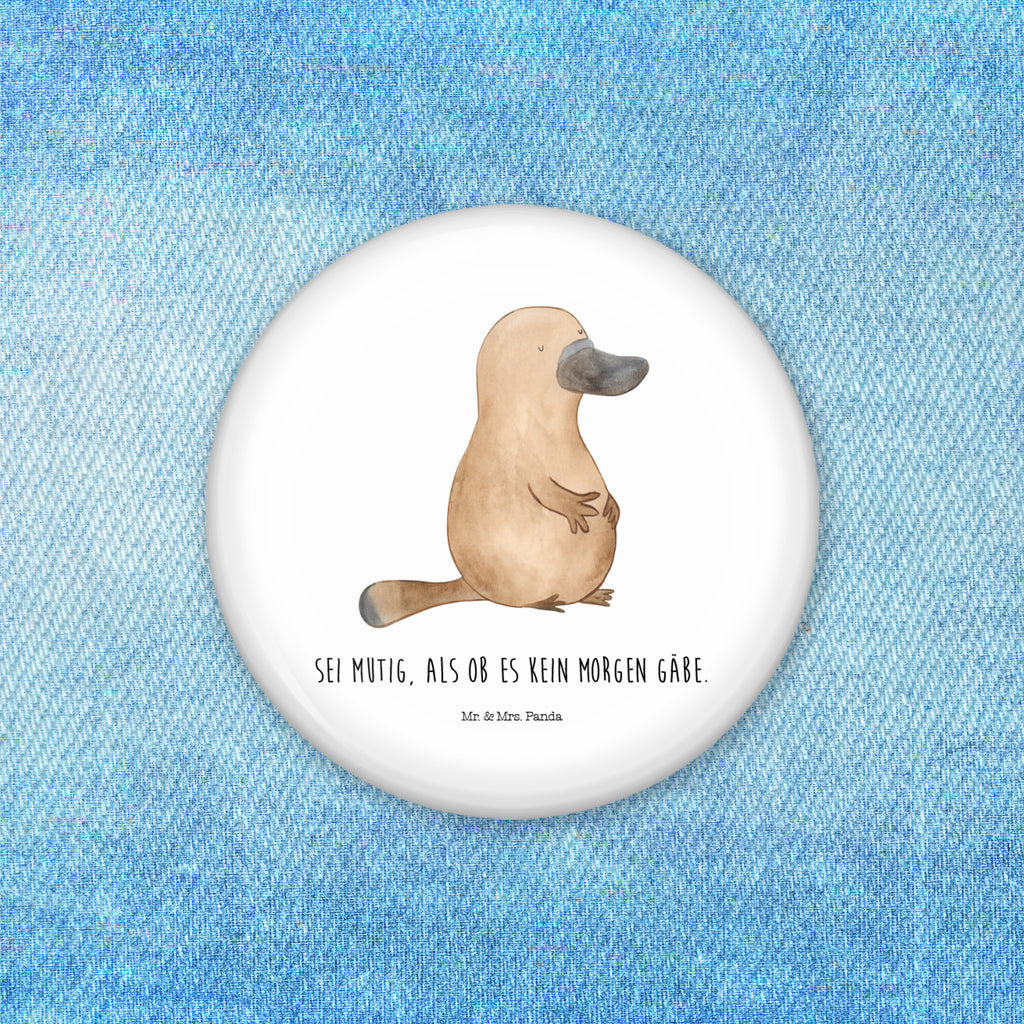 50mm Button Schnabeltier mutig 50mm Button, Button, Pin, Anstecknadel, Meerestiere, Meer, Urlaub, Schnabeltier, Mut, mutig, Lebensweisheit, Schnabeltiere, Motivation, Training, Büro, Arbeit, Neuanfang, Neustart, Weltreise, Raodtrip