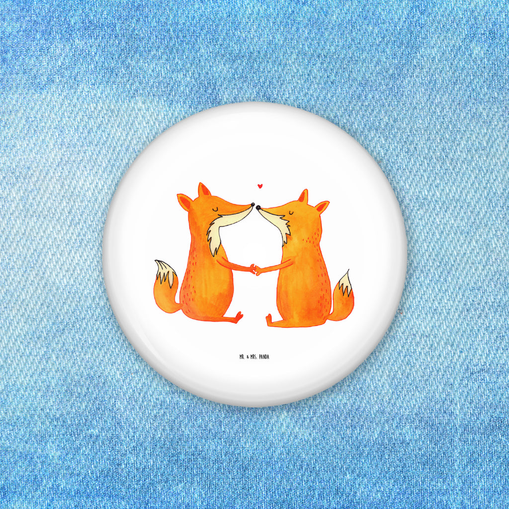 50mm Button Füchse Liebe 50mm Button, Button, Pin, Anstecknadel, Fuchs, Füchse, Fox, Liebe, Liebespaar, Paar, Partner, Freundin, Freund, Ehe, Verlobte, Ehemann, Ehefrau, Liebesbeweis