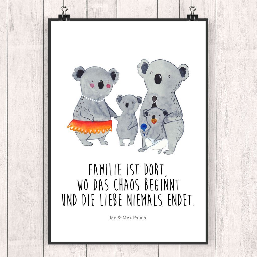 Poster Koala Familie Poster, Wandposter, Bild, Wanddeko, Küchenposter, Kinderposter, Wanddeko Bild, Raumdekoration, Wanddekoration, Handgemaltes Poster, Mr. & Mrs. Panda Poster, Designposter, Kunstdruck, Posterdruck, Familie, Vatertag, Muttertag, Bruder, Schwester, Mama, Papa, Oma, Opa, Koala, Koalas, Family, Kinder, Geschwister, Familienleben