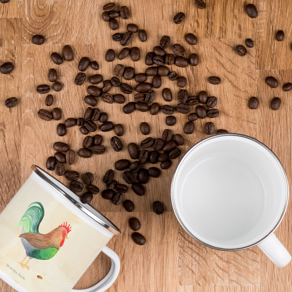 Camping Emaille Tasse Hahn mit Korn Campingtasse, Trinkbecher, Metalltasse, Outdoor Tasse, Emaille Trinkbecher, Blechtasse Outdoor, Emaille Campingbecher, Edelstahl Trinkbecher, Metalltasse für Camping, Kaffee Blechtasse, Camping Tasse Metall, Bauernhof, Hoftiere, Landwirt, Landwirtin, Hahn, Korn, Henne, Eier, Natur