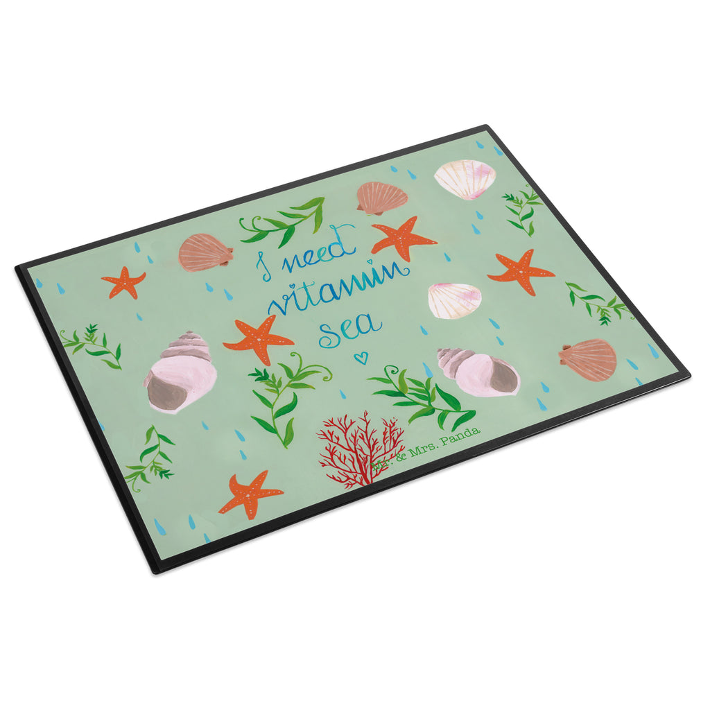 Schreibtischunterlage Vitamin Sea Schreibunterlage, Schreibtischauflage, Bürobedarf, Büroartikel, Schreibwaren, Schreibtisch Unterlagen, Schreibtischunterlage Groß, Blumen Deko, Frühlings Deko, Sommer Deko, Dekoration, positive Botschaft, Naturliebhaber, Outdoor, Natur, Abenteuer, Vitamin Sea, See, Schwimmen Spruch, Schwimmer Geschenk, Strand Urlaub, Wasserratte Geschenk, Urlaub am Meer