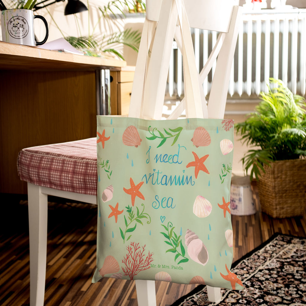 Einkaufstasche Vitamin Sea Tragetasche, Tasche, Beutel, Stofftasche, Baumwolltasche, Umhängetasche, Shopper, Blumen Deko, Frühlings Deko, Sommer Deko, Dekoration, positive Botschaft, Naturliebhaber, Outdoor, Natur, Abenteuer, Vitamin Sea, See, Schwimmen Spruch, Schwimmer Geschenk, Strand Urlaub, Wasserratte Geschenk, Urlaub am Meer