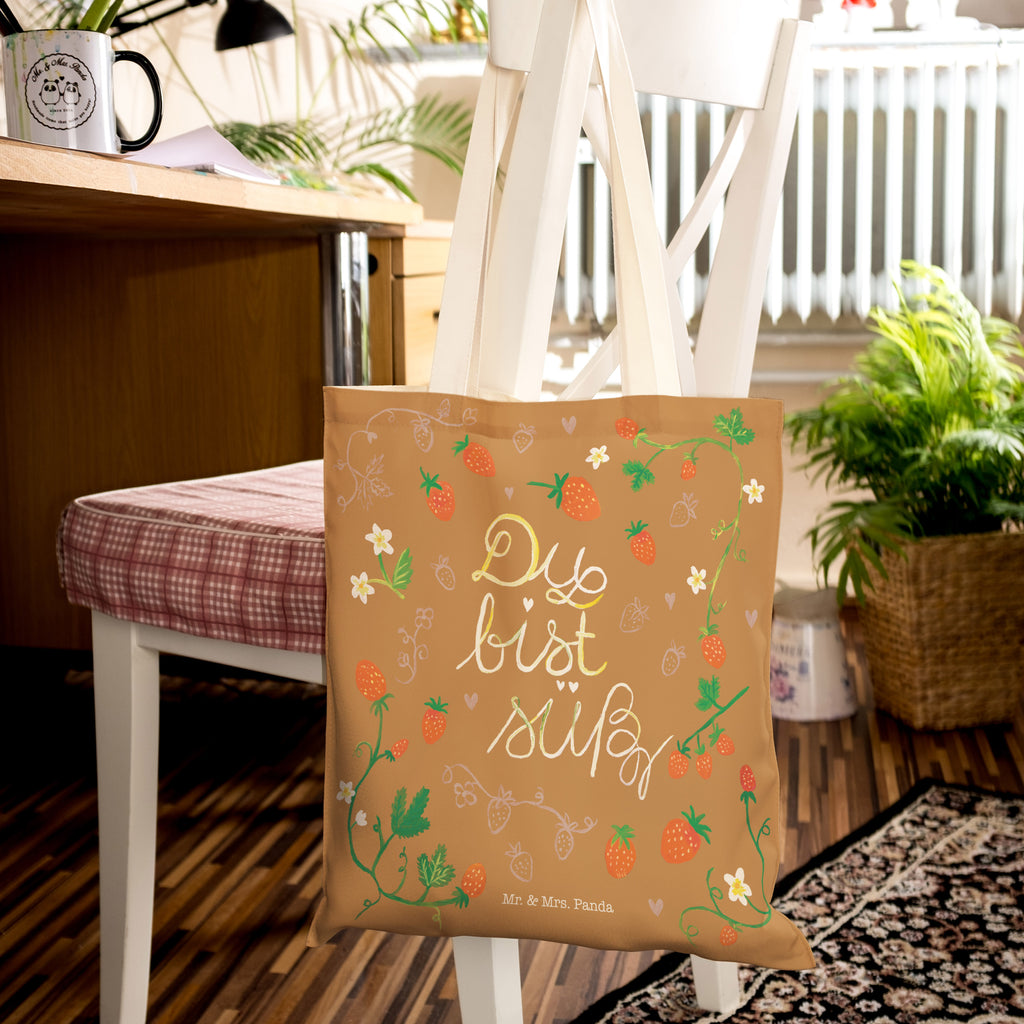 Einkaufstasche Erdbeeren Du bist süß Tragetasche, Tasche, Beutel, Stofftasche, Baumwolltasche, Umhängetasche, Shopper, Blumen Deko, Frühlings Deko, Sommer Deko, Dekoration, positive Botschaft, Naturliebhaber, Outdoor, Natur, Abenteuer, Erdbeere, süß, Du bist süß, Liebe Spruch, Liebe Zitat, Kompliment, Geschenk Freundin, Jahrestag, Geschenk Partner, Deko