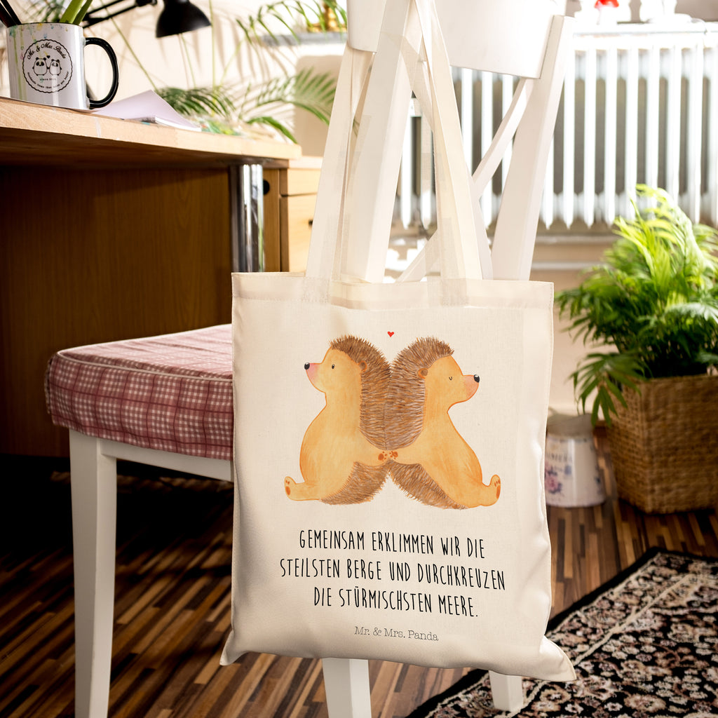 Tragetasche Igel händchenhaltend Beuteltasche, Beutel, Einkaufstasche, Jutebeutel, Stoffbeutel, Liebe, Partner, Freund, Freundin, Ehemann, Ehefrau, Heiraten, Verlobung, Heiratsantrag, Liebesgeschenk, Jahrestag, Hocheitstag, Igel, Igelliebe, Hand in Hand, Liebesbeweis, große Liebe, Liebesbotschaft, Hochzeit, Lieblingsmensch, Gemeinsamkeit, Love, Geschenk für zwei