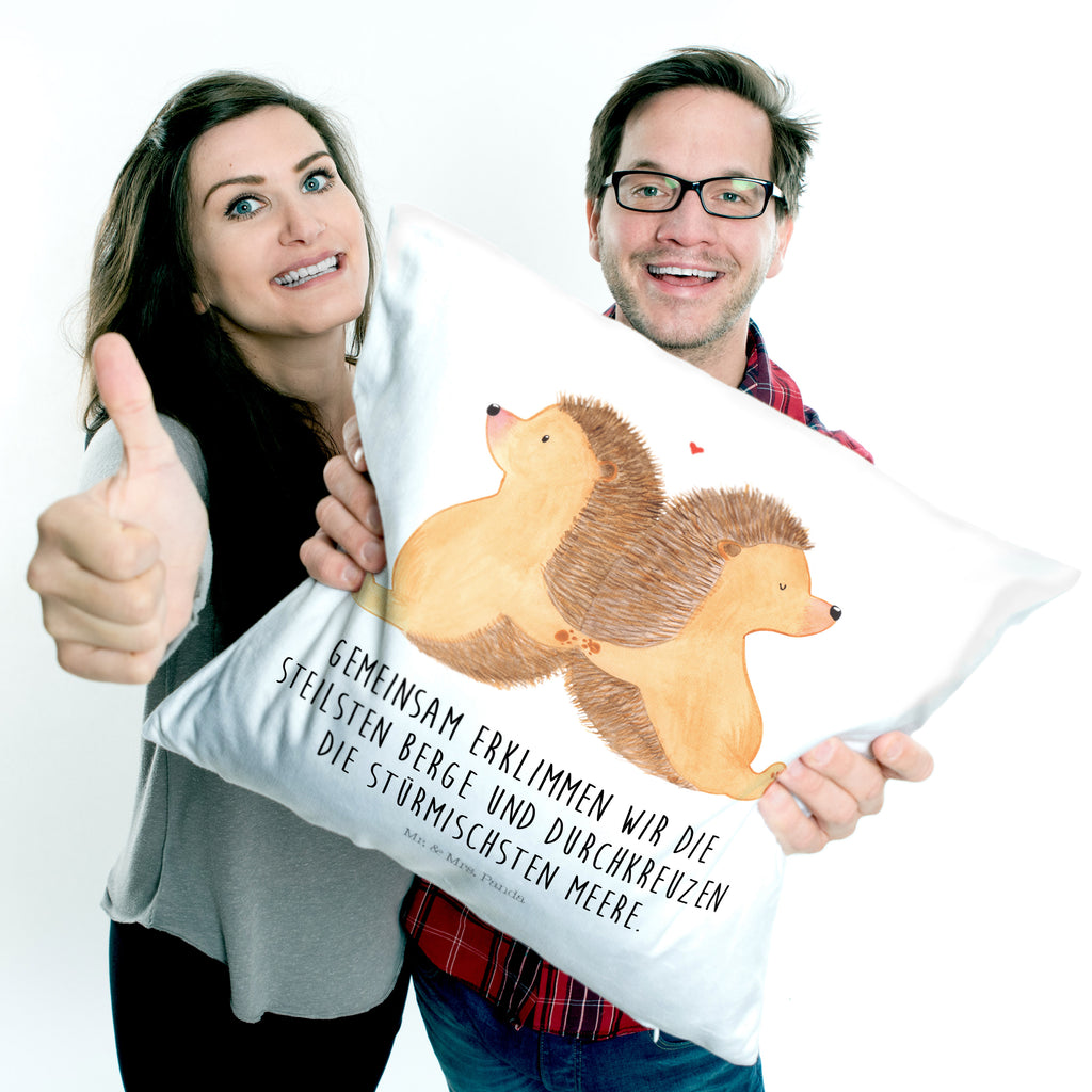 40x40 Kissen Igel händchenhaltend Kissenhülle, Kopfkissen, Sofakissen, Dekokissen, Motivkissen, Liebe, Partner, Freund, Freundin, Ehemann, Ehefrau, Heiraten, Verlobung, Heiratsantrag, Liebesgeschenk, Jahrestag, Hocheitstag, Igel, Igelliebe, Hand in Hand, Liebesbeweis, große Liebe, Liebesbotschaft, Hochzeit, Lieblingsmensch, Gemeinsamkeit, Love, Geschenk für zwei