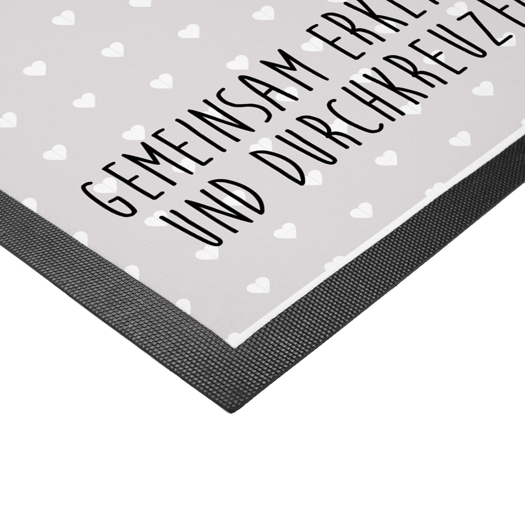 Fußmatte Igel händchenhaltend Igel, Igelliebe, Hand in Hand, Liebesbeweis, große Liebe, Liebesbotschaft, Liebesbeweis, Jahrestag, Verlobung, Hochzeit, Lieblingsmensch, Gemeinsamkeit, Love, Geschenk für zwei, Liebesgeschenk Türvorleger, Schmutzmatte, Fußabtreter, Matte, Schmutzfänger, Fußabstreifer, Schmutzfangmatte, Türmatte, Motivfußmatte,  Haustürmatte, Vorleger  Liebe,  Partner, Freund, Freundin, Ehemann, Ehefrau, Heiraten, Verlobung, Heiratsantrag, Liebesgeschenk, Jahrestag, Hocheitstag