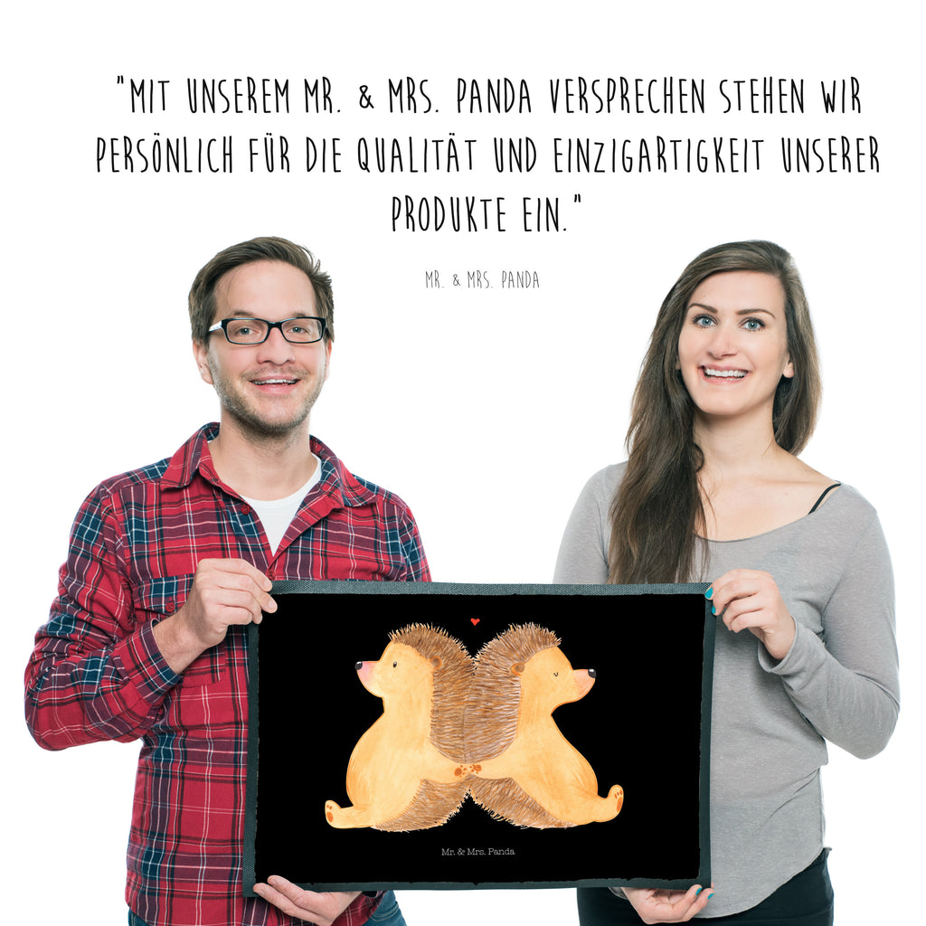 Fußmatte Igel händchenhaltend Igel, Igelliebe, Hand in Hand, Liebesbeweis, große Liebe, Liebesbotschaft, Liebesbeweis, Jahrestag, Verlobung, Hochzeit, Lieblingsmensch, Gemeinsamkeit, Love, Geschenk für zwei, Liebesgeschenk Türvorleger, Schmutzmatte, Fußabtreter, Matte, Schmutzfänger, Fußabstreifer, Schmutzfangmatte, Türmatte, Motivfußmatte,  Haustürmatte, Vorleger  Liebe,  Partner, Freund, Freundin, Ehemann, Ehefrau, Heiraten, Verlobung, Heiratsantrag, Liebesgeschenk, Jahrestag, Hocheitstag