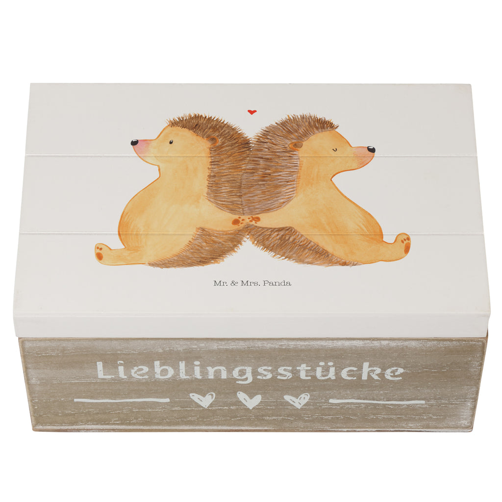 Holzkiste Igel händchenhaltend Holzkiste, Kiste, Schatzkiste, Truhe, Schatulle, XXL, Erinnerungsbox, Erinnerungskiste, Dekokiste, Aufbewahrungsbox, Liebe, Partner, Freund, Freundin, Ehemann, Ehefrau, Heiraten, Verlobung, Heiratsantrag, Liebesgeschenk, Jahrestag, Hocheitstag, Igel, Igelliebe, Hand in Hand, Liebesbeweis, große Liebe, Liebesbotschaft, Hochzeit, Lieblingsmensch, Gemeinsamkeit, Love, Geschenk für zwei