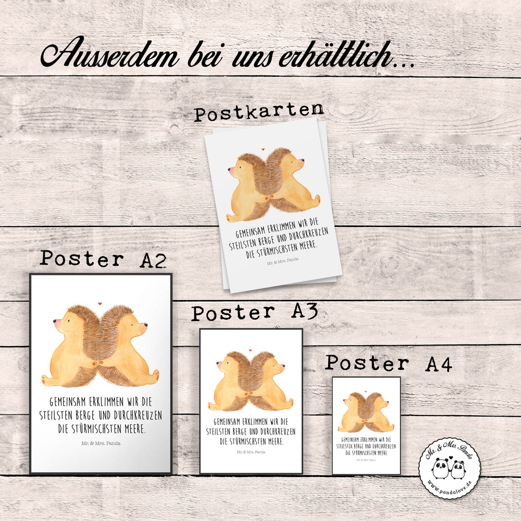 Poster Igel händchenhaltend Poster, Wandposter, Bild, Wanddeko, Küchenposter, Kinderposter, Wanddeko Bild, Raumdekoration, Wanddekoration, Handgemaltes Poster, Mr. & Mrs. Panda Poster, Designposter, Kunstdruck, Posterdruck, Liebe, Partner, Freund, Freundin, Ehemann, Ehefrau, Heiraten, Verlobung, Heiratsantrag, Liebesgeschenk, Jahrestag, Hocheitstag, Igel, Igelliebe, Hand in Hand, Liebesbeweis, große Liebe, Liebesbotschaft, Hochzeit, Lieblingsmensch, Gemeinsamkeit, Love, Geschenk für zwei