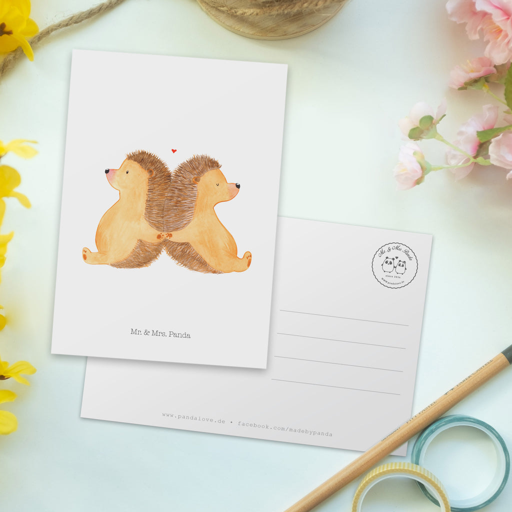 Postkarte Igel händchenhaltend Geschenkkarte, Grußkarte, Karte, Einladung, Ansichtskarte, Geburtstagskarte, Einladungskarte, Dankeskarte, Liebe, Partner, Freund, Freundin, Ehemann, Ehefrau, Heiraten, Verlobung, Heiratsantrag, Liebesgeschenk, Jahrestag, Hocheitstag, Igel, Igelliebe, Hand in Hand, Liebesbeweis, große Liebe, Liebesbotschaft, Hochzeit, Lieblingsmensch, Gemeinsamkeit, Love, Geschenk für zwei