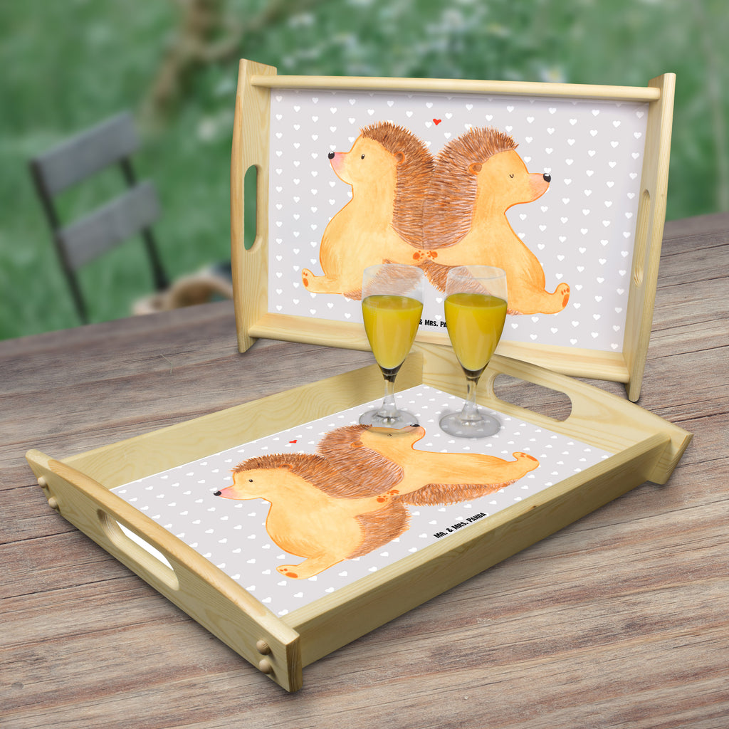 Serviertablett Igel händchenhaltend Tablett, Holztablett, Küchentablett, Dekotablett, Frühstückstablett, Liebe, Partner, Freund, Freundin, Ehemann, Ehefrau, Heiraten, Verlobung, Heiratsantrag, Liebesgeschenk, Jahrestag, Hocheitstag, Igel, Igelliebe, Hand in Hand, Liebesbeweis, große Liebe, Liebesbotschaft, Hochzeit, Lieblingsmensch, Gemeinsamkeit, Love, Geschenk für zwei