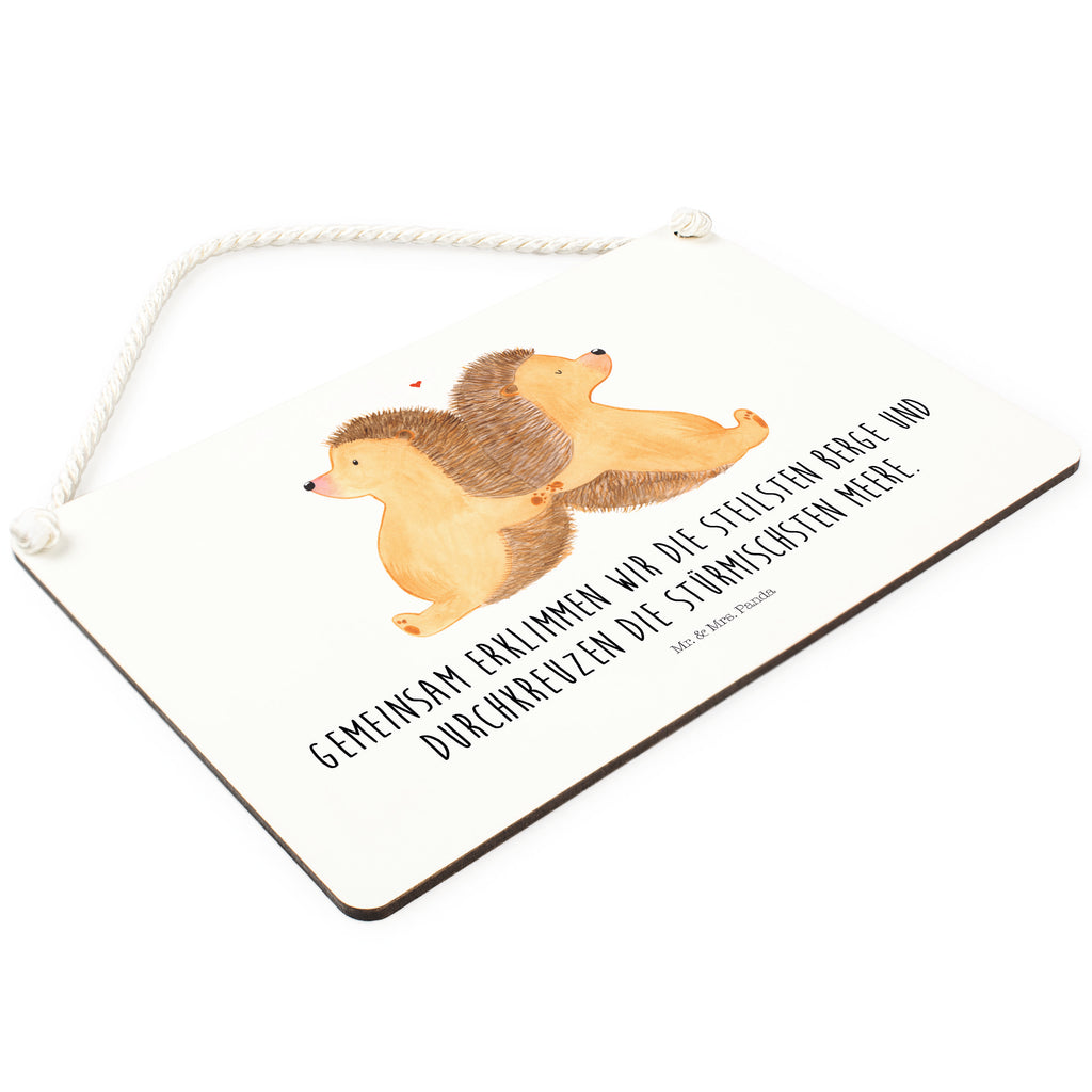 Deko Schild Igel händchenhaltend Dekoschild, Deko Schild, Schild, Tür Schild, Türschild, Holzschild, Wandschild, Wanddeko, Liebe, Partner, Freund, Freundin, Ehemann, Ehefrau, Heiraten, Verlobung, Heiratsantrag, Liebesgeschenk, Jahrestag, Hocheitstag, Igel, Igelliebe, Hand in Hand, Liebesbeweis, große Liebe, Liebesbotschaft, Hochzeit, Lieblingsmensch, Gemeinsamkeit, Love, Geschenk für zwei
