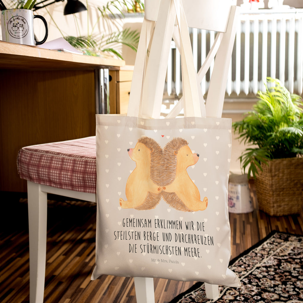 Einkaufstasche Igel händchenhaltend Tragetasche, Tasche, Beutel, Stofftasche, Baumwolltasche, Umhängetasche, Shopper, Liebe, Partner, Freund, Freundin, Ehemann, Ehefrau, Heiraten, Verlobung, Heiratsantrag, Liebesgeschenk, Jahrestag, Hocheitstag, Igel, Igelliebe, Hand in Hand, Liebesbeweis, große Liebe, Liebesbotschaft, Hochzeit, Lieblingsmensch, Gemeinsamkeit, Love, Geschenk für zwei