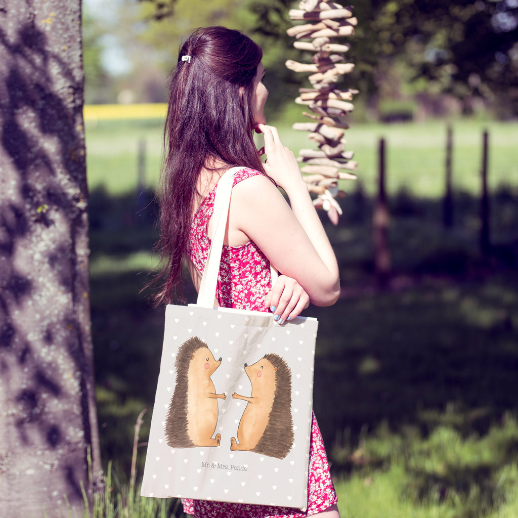 Einkaufstasche Igel Liebe Tragetasche, Tasche, Beutel, Stofftasche, Baumwolltasche, Umhängetasche, Shopper, Liebe, Partner, Freund, Freundin, Ehemann, Ehefrau, Heiraten, Verlobung, Heiratsantrag, Liebesgeschenk, Jahrestag, Hocheitstag, Verliebt, Verlobt, Verheiratet, Geschenk, Liebesbeweis, Hochzeitstag, Hochzeit, Igel