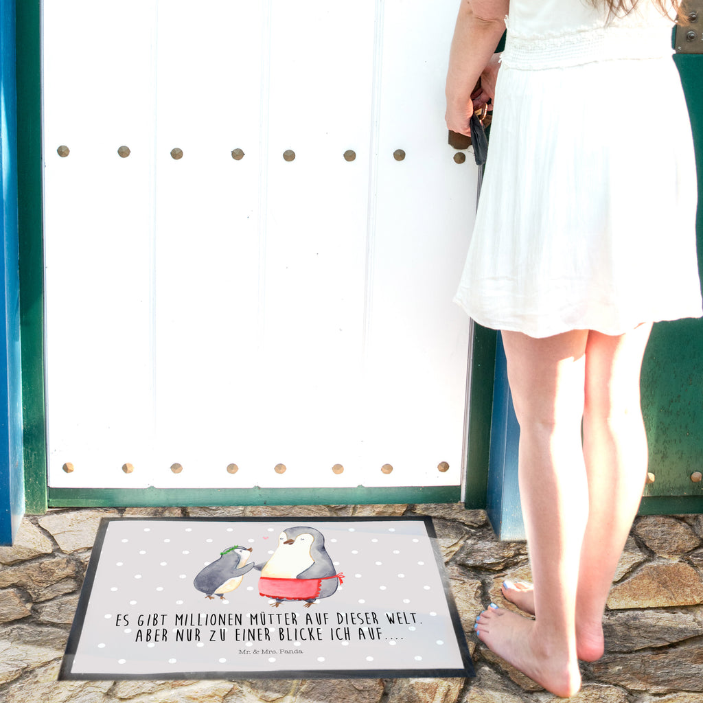 Fußmatte Pinguin mit Kind Geschenk, Muttertag, Mama, Mami, Mutti, Mutter, Geburststag Türvorleger, Schmutzmatte, Fußabtreter, Matte, Schmutzfänger, Fußabstreifer, Schmutzfangmatte, Türmatte, Motivfußmatte,  Haustürmatte, Vorleger  Familie, Vatertag, Muttertag, Bruder, Schwester, Mama, Papa, Oma, Opa