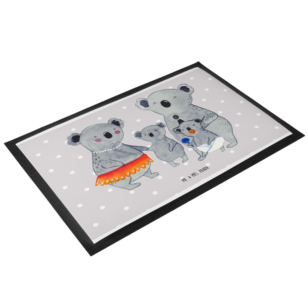 Fußmatte Koala Familie Koala, Koalas, Familie, Family, Mama, Papa, Kinder, Geschwister, Familienleben Türvorleger, Schmutzmatte, Fußabtreter, Matte, Schmutzfänger, Fußabstreifer, Schmutzfangmatte, Türmatte, Motivfußmatte,  Haustürmatte, Vorleger  Familie, Vatertag, Muttertag, Bruder, Schwester, Mama, Papa, Oma, Opa
