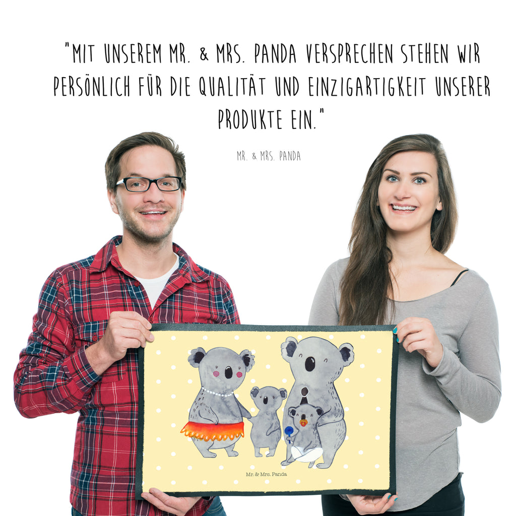 Fußmatte Koala Familie Koala, Koalas, Familie, Family, Mama, Papa, Kinder, Geschwister, Familienleben Türvorleger, Schmutzmatte, Fußabtreter, Matte, Schmutzfänger, Fußabstreifer, Schmutzfangmatte, Türmatte, Motivfußmatte,  Haustürmatte, Vorleger  Familie, Vatertag, Muttertag, Bruder, Schwester, Mama, Papa, Oma, Opa