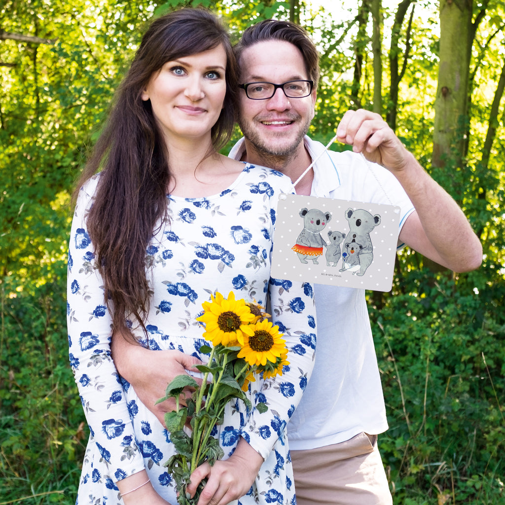 Deko Schild Koala Familie Dekoschild, Deko Schild, Schild, Tür Schild, Türschild, Holzschild, Wandschild, Wanddeko, Familie, Vatertag, Muttertag, Bruder, Schwester, Mama, Papa, Oma, Opa, Koala, Koalas, Family, Kinder, Geschwister, Familienleben