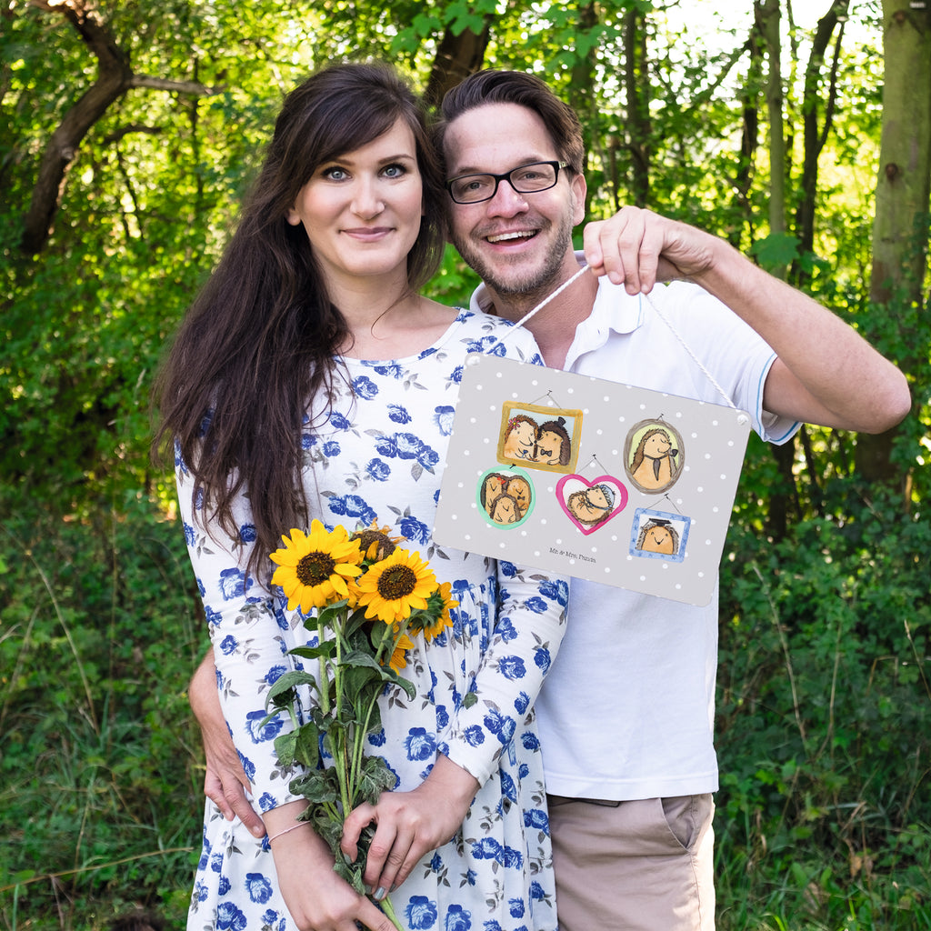 Deko Schild Igel Familie Dekoschild, Deko Schild, Schild, Tür Schild, Türschild, Holzschild, Wandschild, Wanddeko, Familie, Vatertag, Muttertag, Bruder, Schwester, Mama, Papa, Oma, Opa, Liebe, Igel, Bilder, Zusammenhalt, Glück