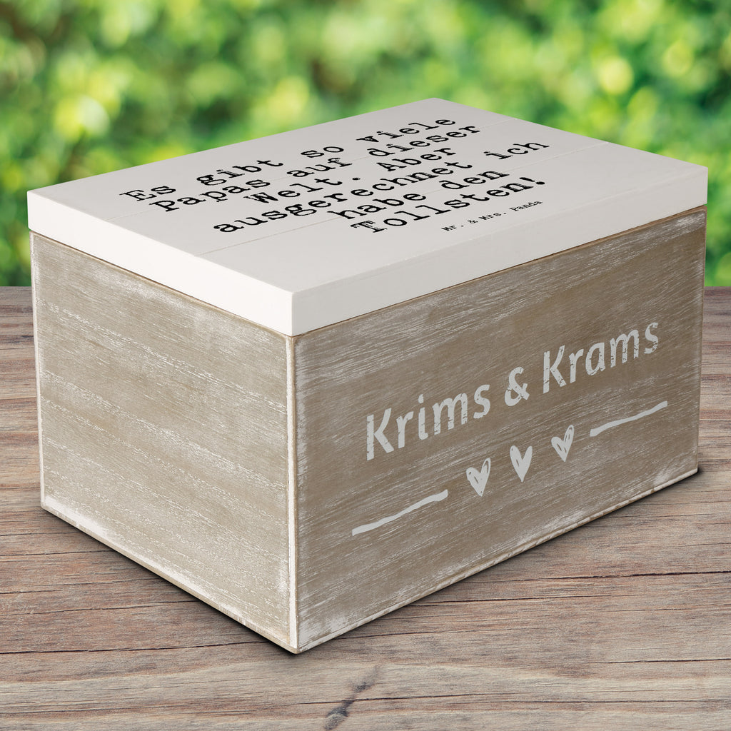 Holzkiste Sprüche und Zitate Es gibt so viele Papas auf dieser Welt. Aber ausgerechnet ich habe den Tollsten! Holzkiste, Kiste, Schatzkiste, Truhe, Schatulle, XXL, Erinnerungsbox, Erinnerungskiste, Dekokiste, Aufbewahrungsbox, Spruch, Sprüche, lustig, Weisheiten, Zitate, Spruch Sprüche Weisheiten Zitate Lustig Weisheit Worte