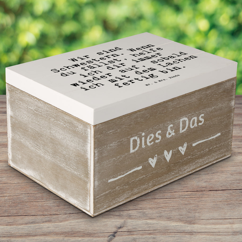 Holzkiste Sprüche und Zitate Wir sind Schwestern. Wenn du fällst, helfe ich dir immer wieder auf, sobald ich mit dem Lachen fertig bin. Holzkiste, Kiste, Schatzkiste, Truhe, Schatulle, XXL, Erinnerungsbox, Erinnerungskiste, Dekokiste, Aufbewahrungsbox, Spruch, Sprüche, lustig, Weisheiten, Zitate, Spruch Sprüche Weisheiten Zitate Lustig Weisheit Worte