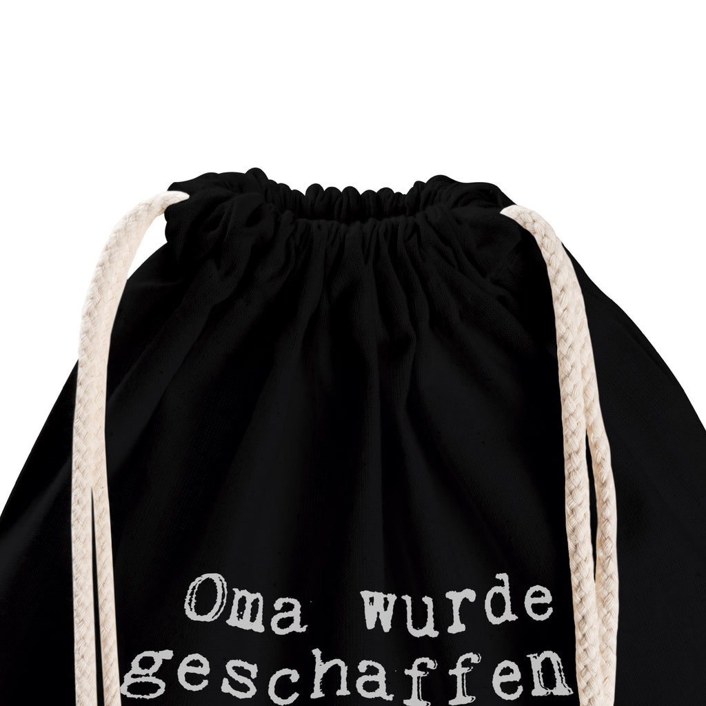 Sportbeutel Sprüche und Zitate Oma wurde geschaffen, weil Enkelkinder wahre Helden brauchen. Sportbeutel, Turnbeutel, Beutel, Sporttasche, Tasche, Stoffbeutel, Sportbeutel Kinder, Spruch, Sprüche, lustig, Weisheiten, Zitate, Spruch Sprüche Weisheiten Zitate Lustig Weisheit Worte