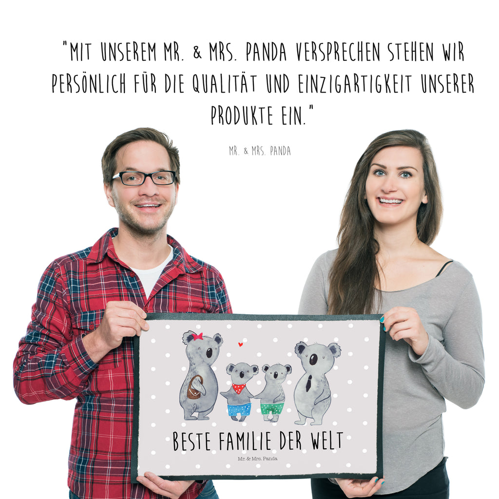 Fußmatte Koala Familie zwei Koala, Koalabär, Familie, beste Familie, Familienzeit, Familienleben, Koalafamilie, Lieblingsfamilie Türvorleger, Schmutzmatte, Fußabtreter, Matte, Schmutzfänger, Fußabstreifer, Schmutzfangmatte, Türmatte, Motivfußmatte,  Haustürmatte, Vorleger  Familie, Vatertag, Muttertag, Bruder, Schwester, Mama, Papa, Oma, Opa