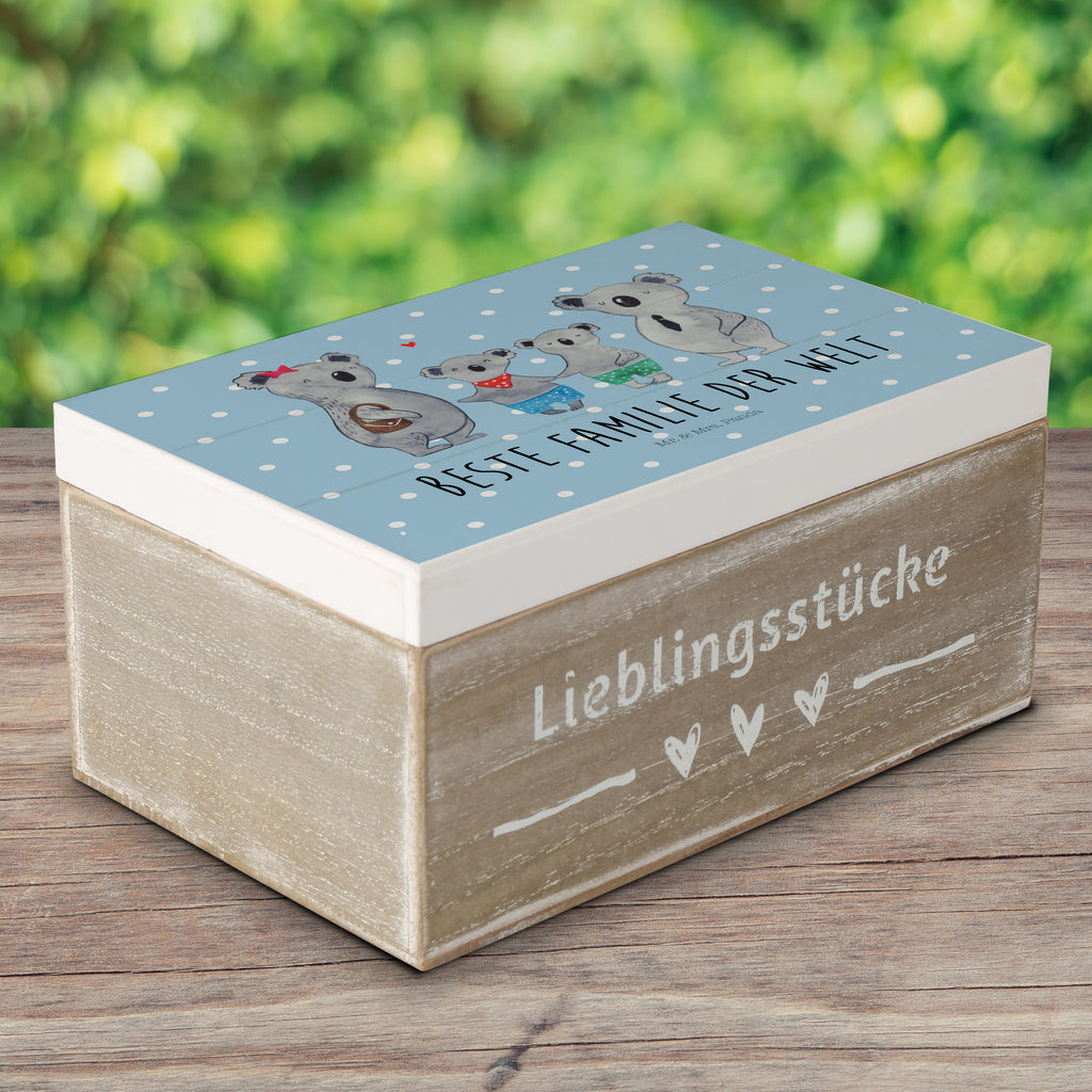 Holzkiste Koala Familie zwei Holzkiste, Kiste, Schatzkiste, Truhe, Schatulle, XXL, Erinnerungsbox, Erinnerungskiste, Dekokiste, Aufbewahrungsbox, Familie, Vatertag, Muttertag, Bruder, Schwester, Mama, Papa, Oma, Opa, Koala, Koalabär, beste Familie, Familienzeit, Familienleben, Koalafamilie, Lieblingsfamilie