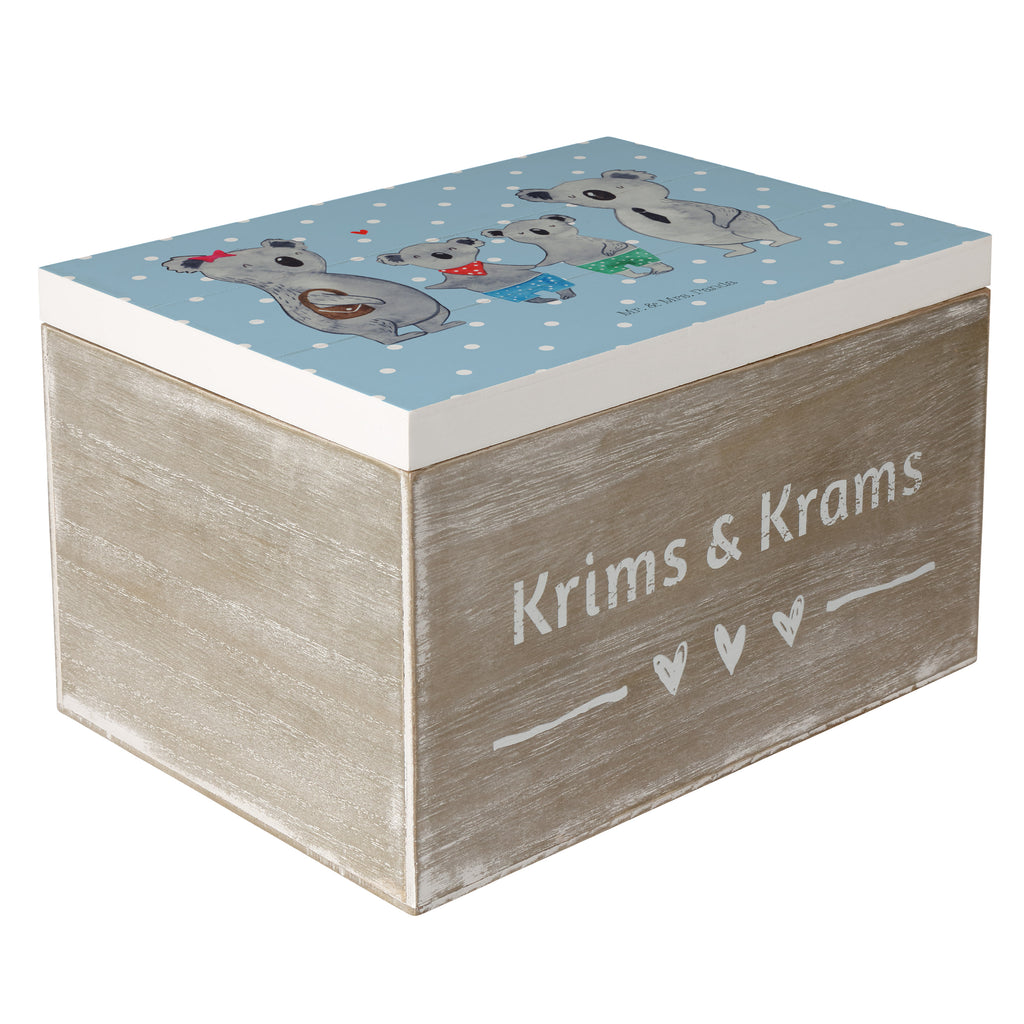 Holzkiste Koala Familie zwei Holzkiste, Kiste, Schatzkiste, Truhe, Schatulle, XXL, Erinnerungsbox, Erinnerungskiste, Dekokiste, Aufbewahrungsbox, Familie, Vatertag, Muttertag, Bruder, Schwester, Mama, Papa, Oma, Opa, Koala, Koalabär, beste Familie, Familienzeit, Familienleben, Koalafamilie, Lieblingsfamilie