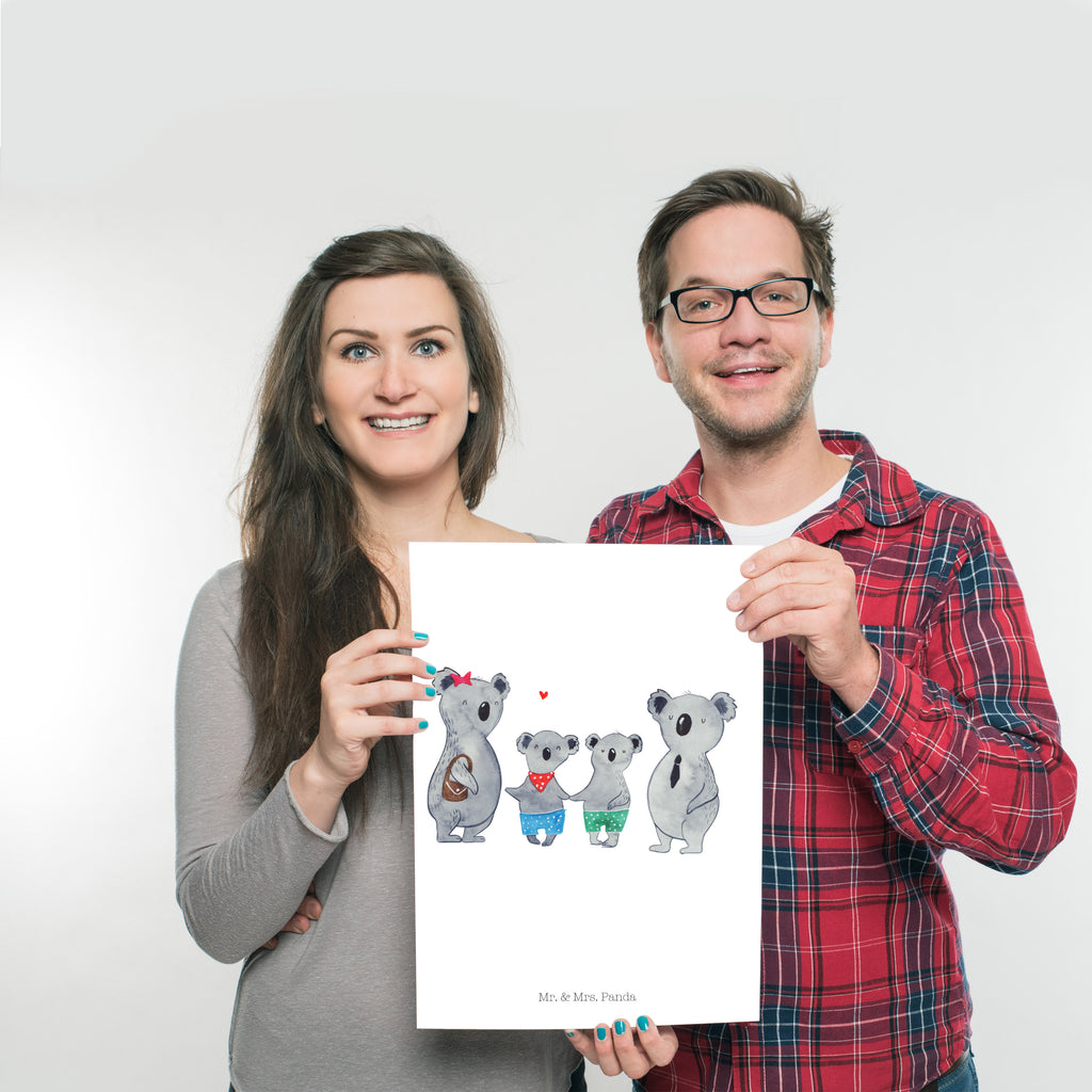Poster Koala Familie zwei Poster, Wandposter, Bild, Wanddeko, Küchenposter, Kinderposter, Wanddeko Bild, Raumdekoration, Wanddekoration, Handgemaltes Poster, Mr. & Mrs. Panda Poster, Designposter, Kunstdruck, Posterdruck, Familie, Vatertag, Muttertag, Bruder, Schwester, Mama, Papa, Oma, Opa, Koala, Koalabär, beste Familie, Familienzeit, Familienleben, Koalafamilie, Lieblingsfamilie