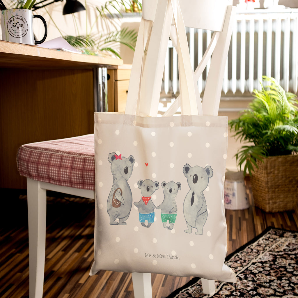 Einkaufstasche Koala Familie zwei Tragetasche, Tasche, Beutel, Stofftasche, Baumwolltasche, Umhängetasche, Shopper, Familie, Vatertag, Muttertag, Bruder, Schwester, Mama, Papa, Oma, Opa, Koala, Koalabär, beste Familie, Familienzeit, Familienleben, Koalafamilie, Lieblingsfamilie