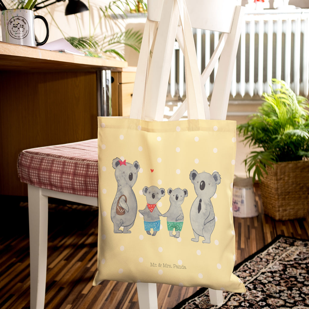 Einkaufstasche Koala Familie zwei Tragetasche, Tasche, Beutel, Stofftasche, Baumwolltasche, Umhängetasche, Shopper, Familie, Vatertag, Muttertag, Bruder, Schwester, Mama, Papa, Oma, Opa, Koala, Koalabär, beste Familie, Familienzeit, Familienleben, Koalafamilie, Lieblingsfamilie