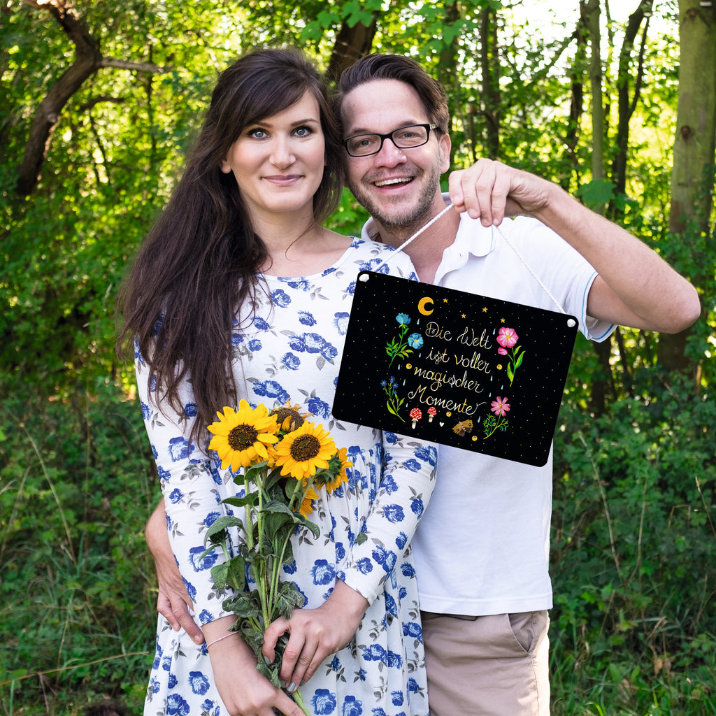 Deko Schild Magische Welt Magische Momente, Spruch schön, Spruch positiv, Motivation, schwarz, magisch, Blumen, Nacht, Weisheit Dekoschild, Deko Schild, Schild, Tür Schild, Türschild, Holzschild, Wandschild, Wanddeko  Blumen Deko, Frühlings Deko, Sommer Deko, Dekoration, positive Botschaft, Naturliebhaber, Outdoor, Natur, Abenteuer