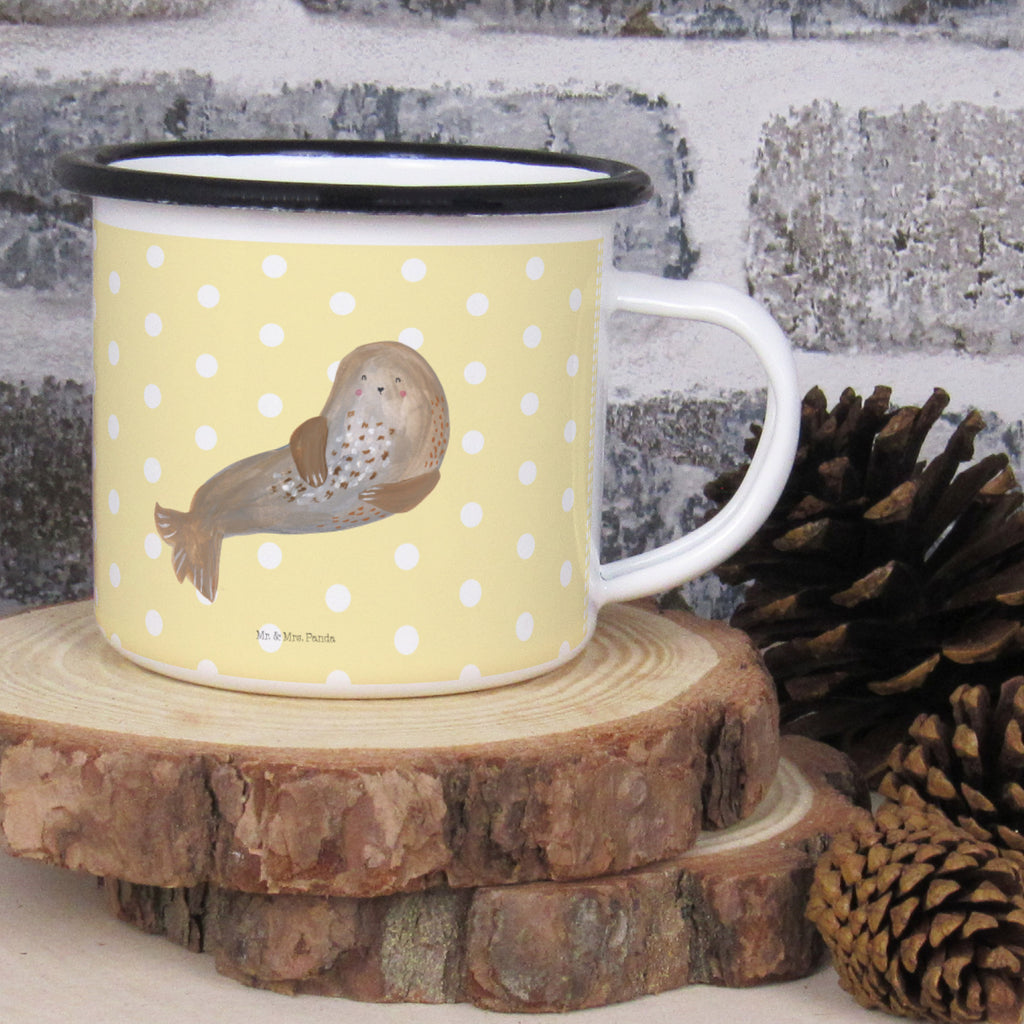 XL Emaille Tasse Robbe lachend XL Emaille Tasse, Metalltasse, Kaffeetasse, Tasse, Becher, Kaffeebecher, Camping, Campingbecher, Tassendruck, Metall-Tasse, Deko-Becher, emailliert, Outdoor Tasse, Trinkbecher, bruchsicher, Emaille-Optik, Motivtasse, Outdoor Kaffeetasse, Tiermotive, Gute Laune, lustige Sprüche, Tiere, Robbe, Robben, Seehund, Strand, Meerestier, Ostsee, Nordsee