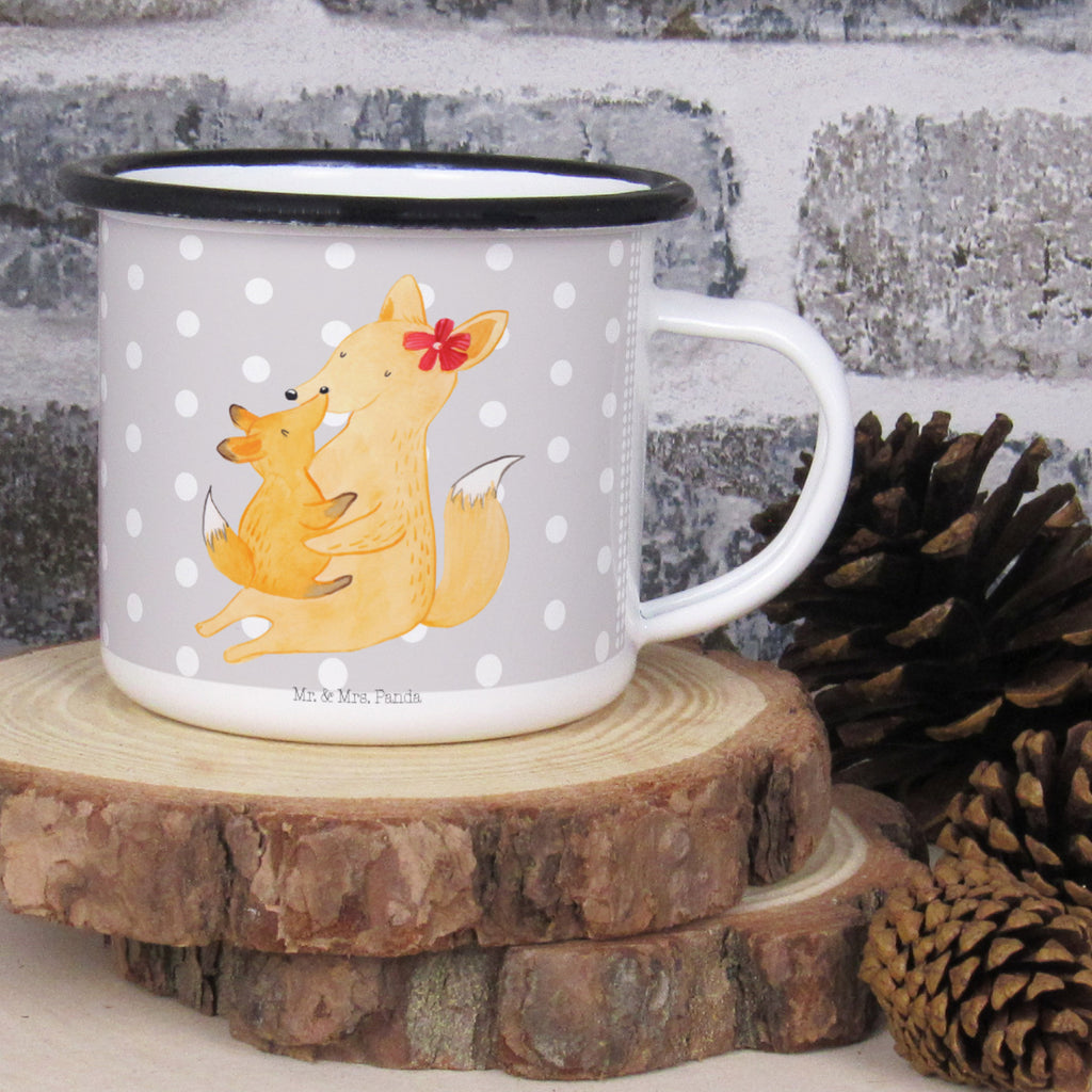XL Emaille Tasse Fuchs Mama & Kind XL Emaille Tasse, Metalltasse, Kaffeetasse, Tasse, Becher, Kaffeebecher, Camping, Campingbecher, Tassendruck, Metall-Tasse, Deko-Becher, emailliert, Outdoor Tasse, Trinkbecher, bruchsicher, Emaille-Optik, Motivtasse, Outdoor Kaffeetasse, Familie, Vatertag, Muttertag, Bruder, Schwester, Mama, Papa, Oma, Opa, Mutter, Tochter, Lieblingstochter, Beste Tochter, Geschenk