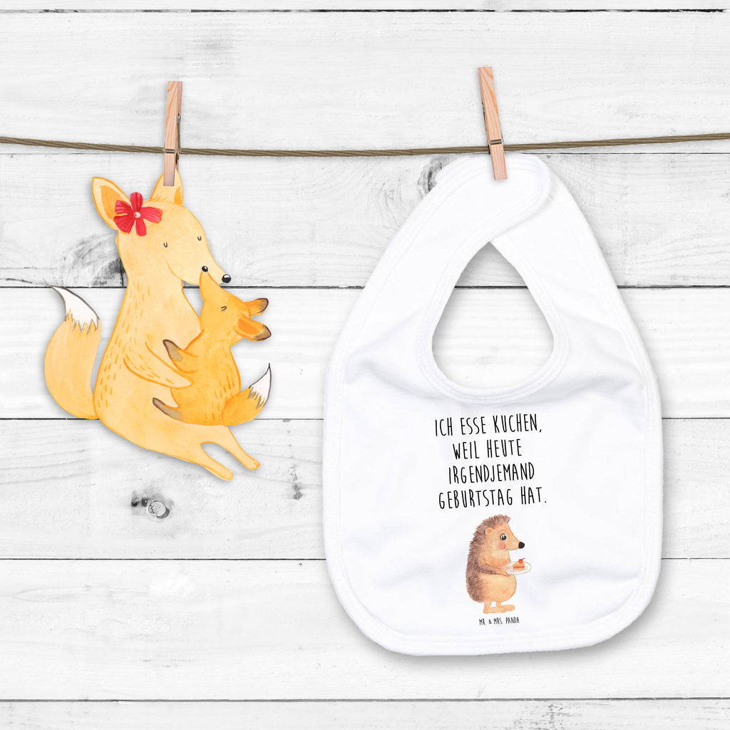 Organic Babylätzchen Igel mit Kuchenstück Baby, Lätzchen, Spucktuch, Sabberlätzchen, Klettlätzchen, Babygeschenk, Baby Lätzchen, Geschenk für Geburt, Geschenk zur Geburt, Baby Spucktuch, Babyausstattung, Geschenkidee für Babyparty, Tiermotive, Gute Laune, lustige Sprüche, Tiere, Igel, Essen Spruch, Kuchen, Backen Geschenk, Kuchen backen, Einladung Party, Geburtstagskuchen, Torte