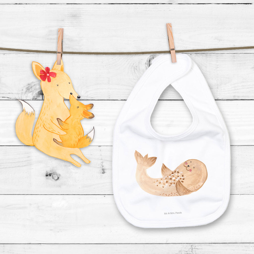 Organic Babylätzchen Robbe liegend Baby, Lätzchen, Spucktuch, Sabberlätzchen, Klettlätzchen, Babygeschenk, Baby Lätzchen, Geschenk für Geburt, Geschenk zur Geburt, Baby Spucktuch, Babyausstattung, Geschenkidee für Babyparty, Tiermotive, Gute Laune, lustige Sprüche, Tiere, Robbe, Robben, Seehund, Strand, Meerestier, Ostsee, Nordsee, Lachen, Freude