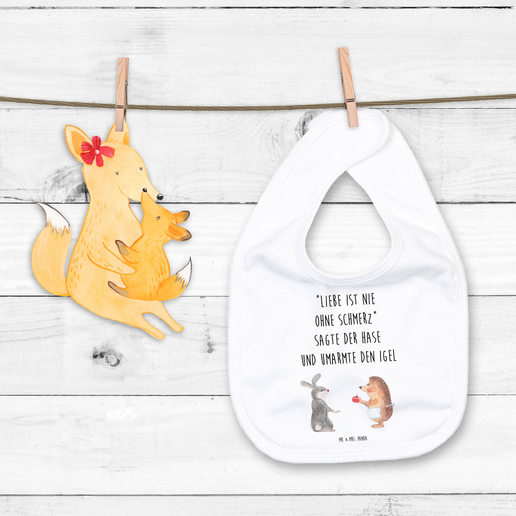 Organic Babylätzchen Liebe ist nie ohne Schmerz Baby, Lätzchen, Spucktuch, Sabberlätzchen, Klettlätzchen, Babygeschenk, Baby Lätzchen, Geschenk für Geburt, Geschenk zur Geburt, Baby Spucktuch, Babyausstattung, Geschenkidee für Babyparty, Tiermotive, Gute Laune, lustige Sprüche, Tiere, Igel und Hase, Igel, Hase, Liebe Spruch, Liebeskummer Geschenk, Herzschmerz, Trösten, Trennungsschmerz, Spruch romantisch